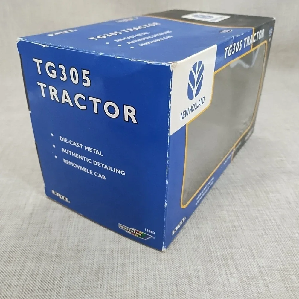 1:32 Scale Ertl Diecast Britains New Holland TG305 Blue Tractor New in Box